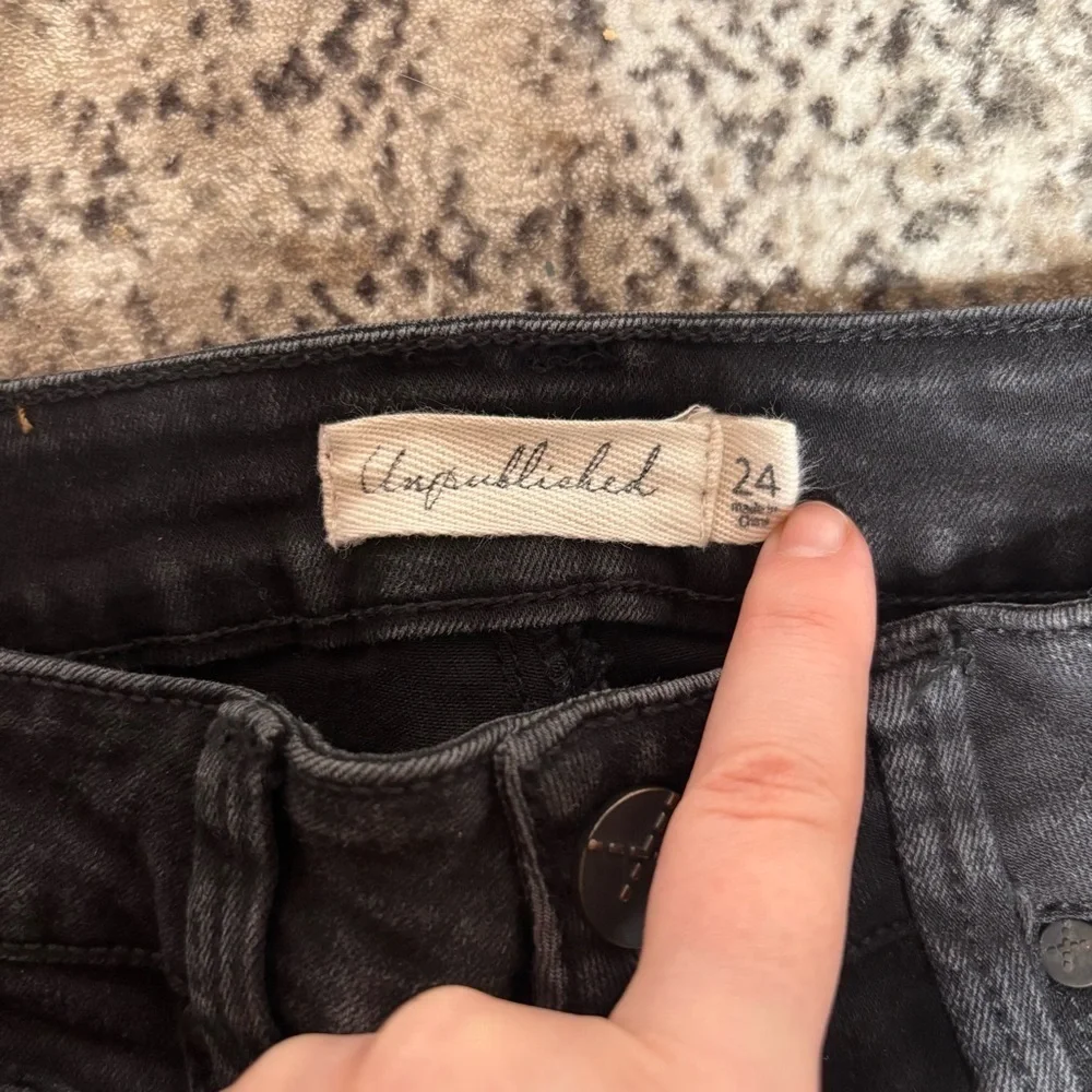 Unpublished Women's Black Washed Out Skinny Jeans Side Embroidered  Size 24